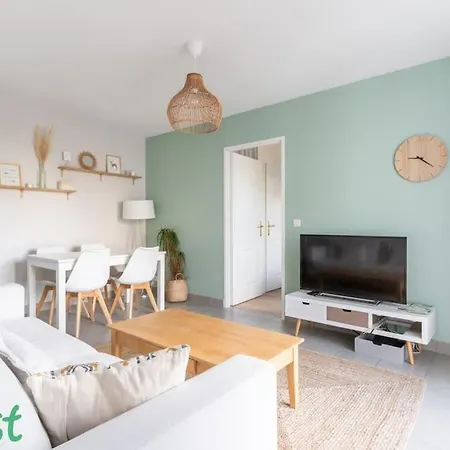 Longchamp - T2 Cosy, Calme Et Recent Apartamento
