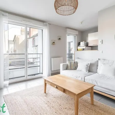Longchamp - T2 Cosy, Calme Et Recent Apartamento